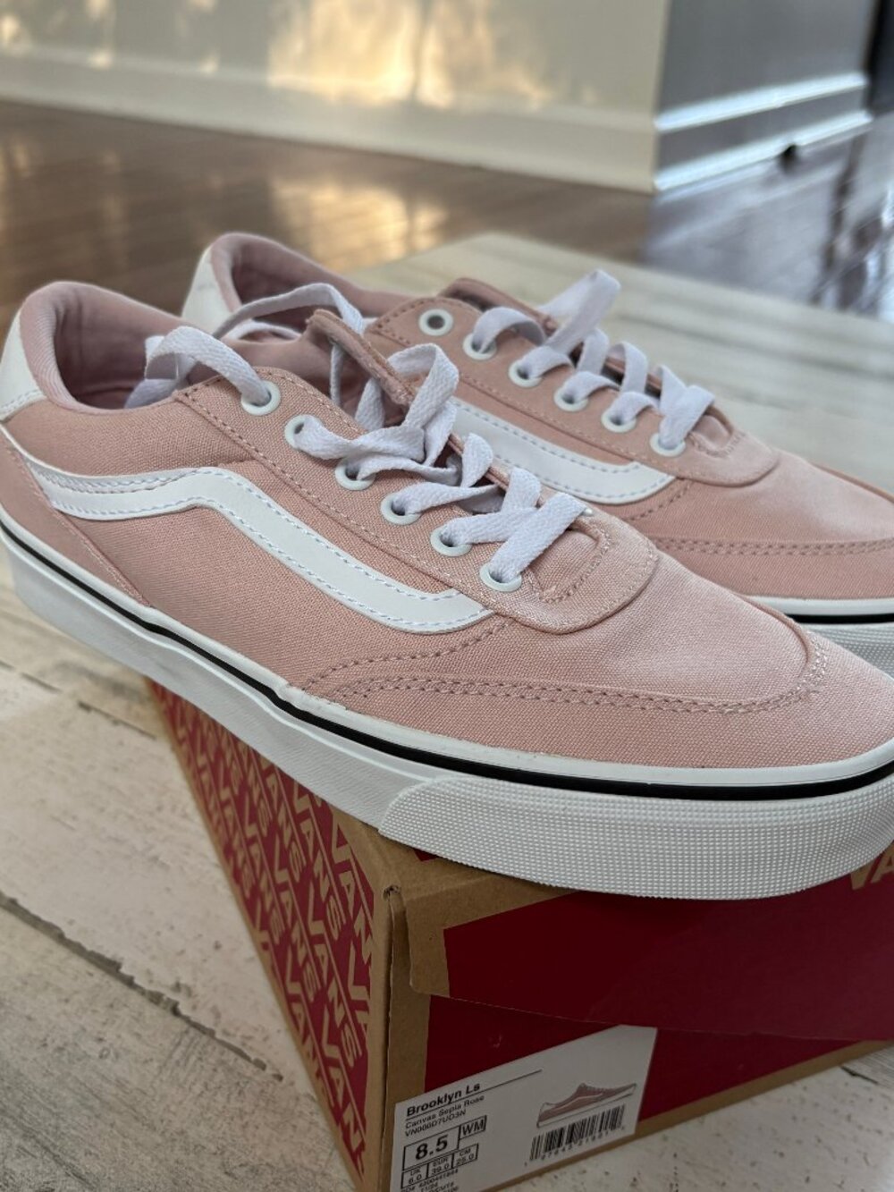 NIB VANS Women's Size 8.5 Brooklyn Low Canvas Sneakers Rose Sepia Color